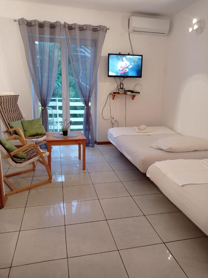 Nemira Beach Apartments Omiš Exteriör bild