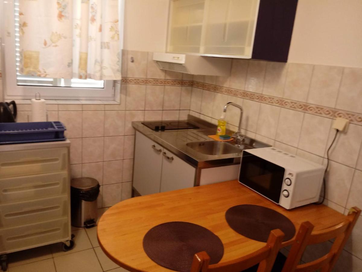 Nemira Beach Apartments Omiš Exteriör bild