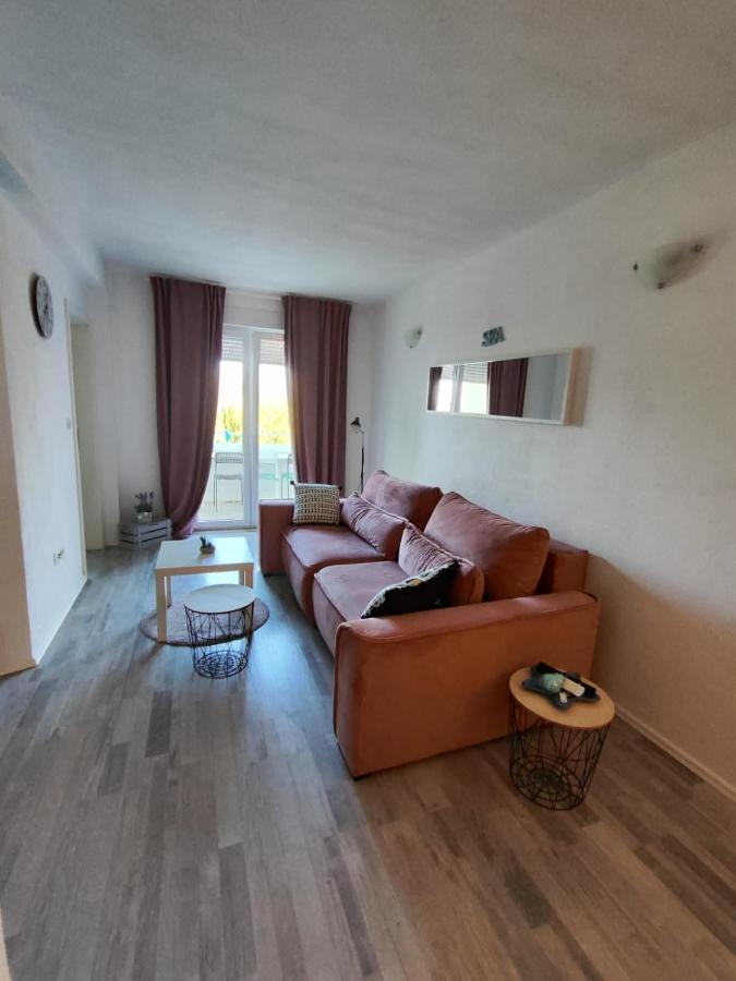 Nemira Beach Apartments Omiš Exteriör bild