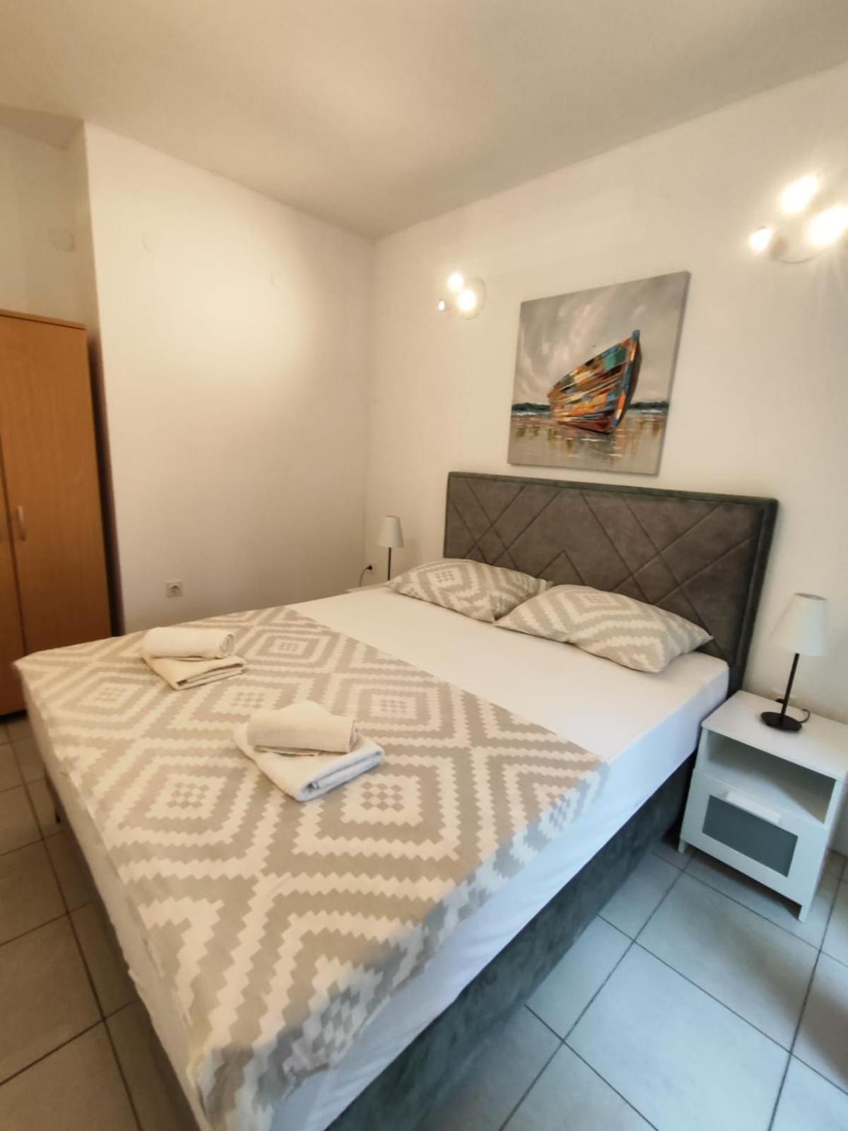 Nemira Beach Apartments Omiš Exteriör bild