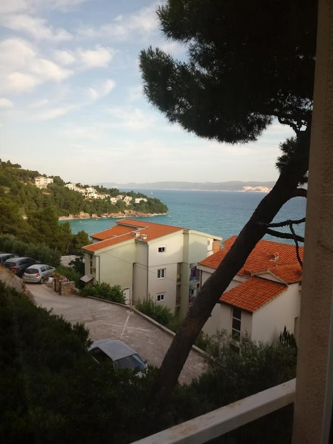 Nemira Beach Apartments Omiš Exteriör bild