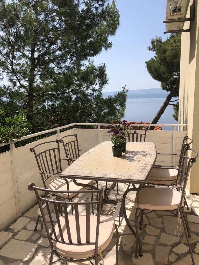 Nemira Beach Apartments Omiš Exteriör bild