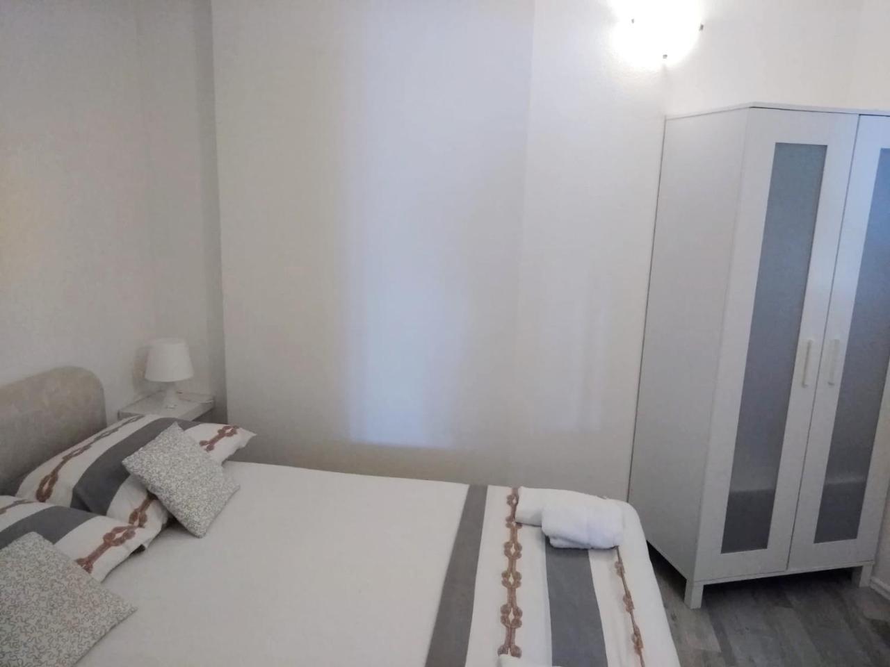 Nemira Beach Apartments Omiš Exteriör bild
