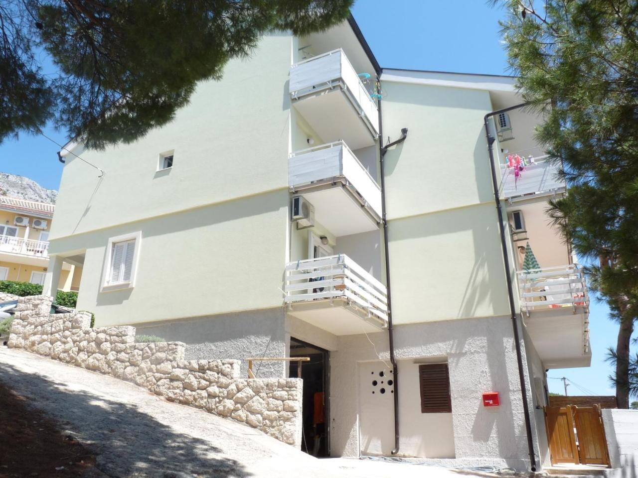 Nemira Beach Apartments Omiš Exteriör bild